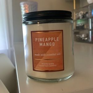 Pineapple Mango bath and body works candle. Brand new, never used.
